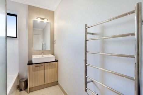 Photo of property in 18 Hirimate Place, Flat Bush, Auckland, 2019