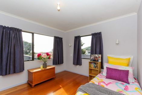 Photo of property in 7 Sandel Rise, Merrilands, New Plymouth, 4312