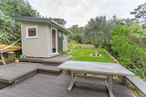 Photo of property in 99 Houghton Bay Road, Houghton Bay, Wellington, 6023