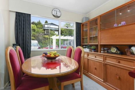 Photo of property in 18 Vista Crescent, Maoribank, Upper Hutt, 5018