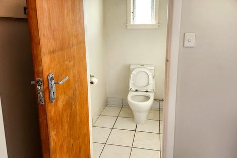 Photo of property in 215 Mayfair Avenue, Mayfair, Hastings, 4122