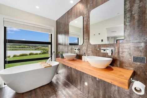 Photo of property in 19 Carex Grove, Foxton Beach, Foxton, 4815