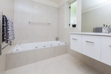 Photo of property in 126 Cannon Hill Crescent, Mount Pleasant, Christchurch, 8081