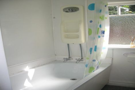 Photo of property in 3-5 Knoll Street, Island Bay, Wellington, 6023