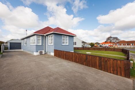 Photo of property in 15 Upham Terrace, Roslyn, Palmerston North, 4414