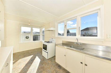 Photo of property in 9 Attlee Crescent, Bryndwr, Christchurch, 8053