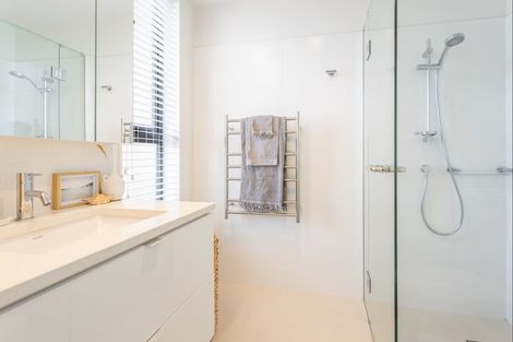 Photo of property in 15 Isitt Road, Hobsonville, Auckland, 0616