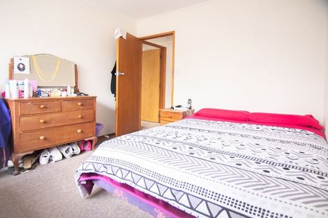 Photo of property in 4 Adel Place, Weymouth, Auckland, 2103