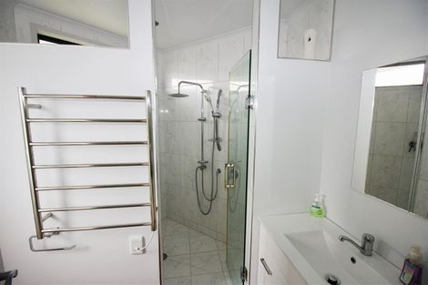 Photo of property in 18 Ringwood Place, Whitianga, 3510