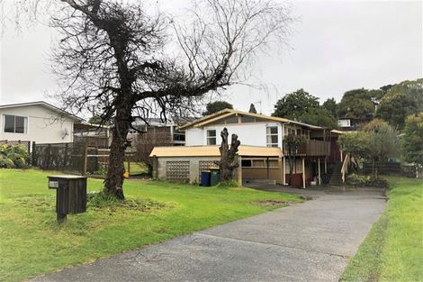 Photo of property in 3 Hamilton Place, Glenfield, Auckland, 0629