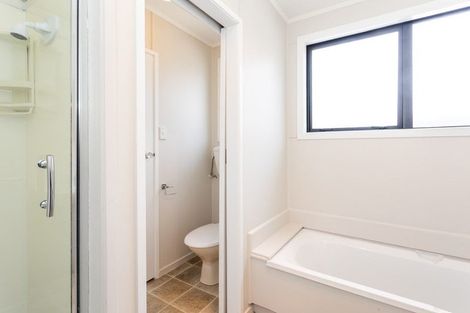 Photo of property in 2 Glucina Place, Glen Eden, Auckland, 0602