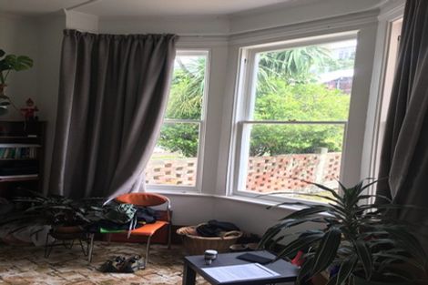 Photo of property in 19 Myrtle Crescent, Mount Cook, Wellington, 6021