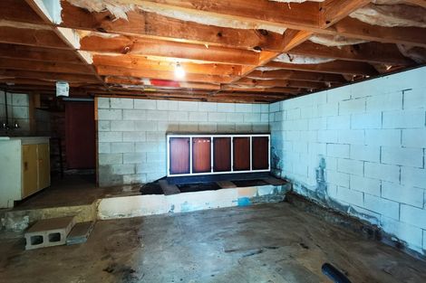 Photo of property in 14 Cron Avenue, Te Atatu South, Auckland, 0610