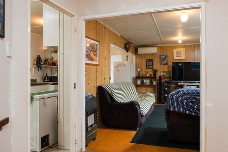 Photo of property in 63 Lyell Road, Outer Kaiti, Gisborne, 4010