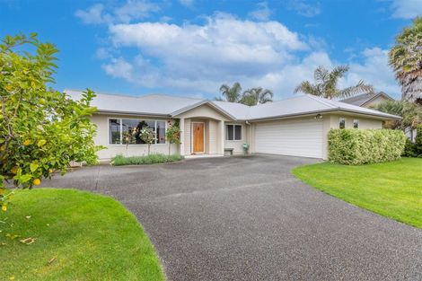 Photo of property in 2 Arthur Close, Clive, 4102