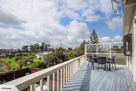 Photo of property in 18 John Dee Crescent, Red Beach, 0932