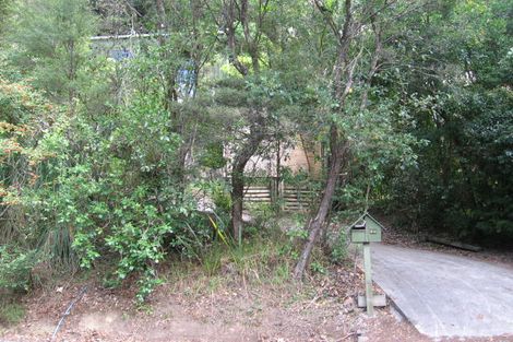 Photo of property in 32 Wood Bay Road, Titirangi, Auckland, 0604