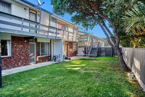 Photo of property in 2/35 Mana Esplanade, Paremata, Porirua, 5026