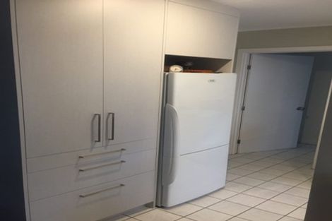 Photo of property in 1/1 Sylvan Park Avenue, Milford, Auckland, 0620