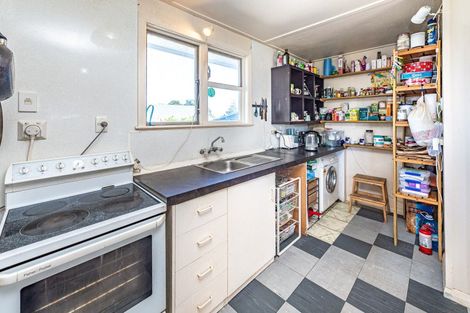 Photo of property in 10 Waitai Street, Castlecliff, Whanganui, 4501