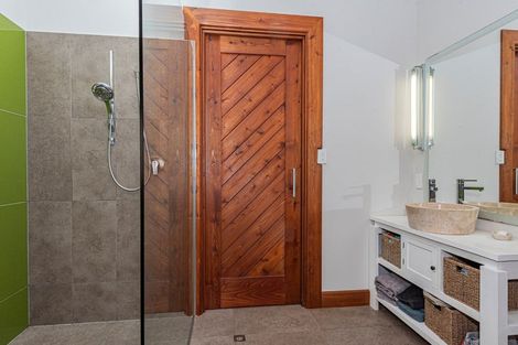 Photo of property in 114 Hay Road, Helena Bay, Hikurangi, 0184