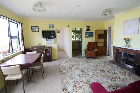 Photo of property in 2 Moana Street, Kaka Point, 9271