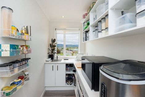 Photo of property in 3 Tennyson Avenue, Kelvin Grove, Palmerston North, 4414