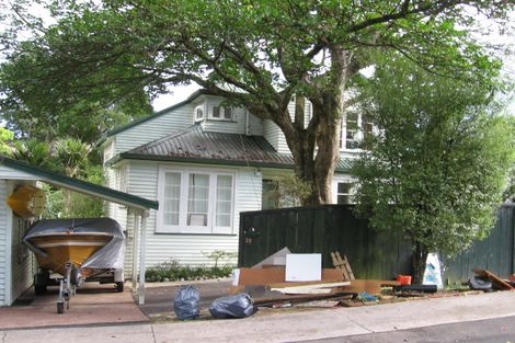 Photo of property in 29 Hollywood Avenue, Titirangi, Auckland, 0604