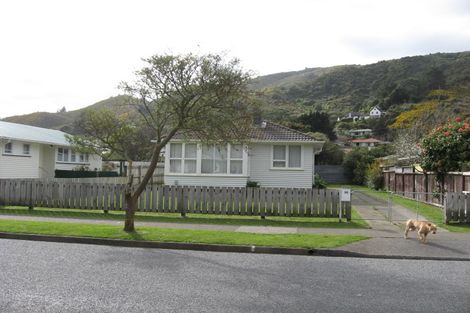 Photo of property in 24 Parenga Street, Wainuiomata, Lower Hutt, 5014