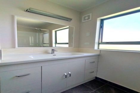 Photo of property in 7/351 West Coast Road, Glen Eden, Auckland, 0602