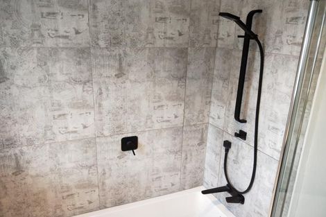 Photo of property in 3 Upham Terrace, Roslyn, Palmerston North, 4414