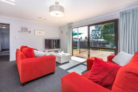 Photo of property in 8 Harbour Crest Drive, Waiuku, 2123