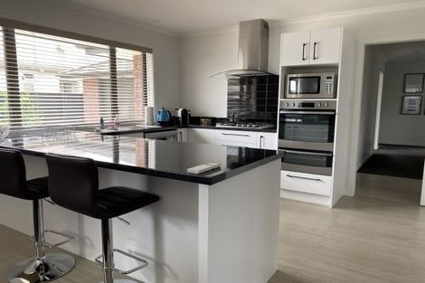 Photo of property in 37 Karina Terrace, Roslyn, Palmerston North, 4414