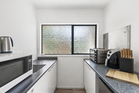 Photo of property in 10 Bungalore Place, Half Moon Bay, Auckland, 2012