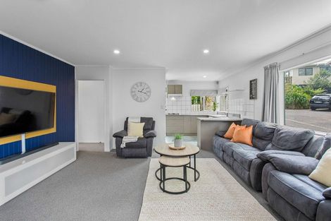 Photo of property in 175c Hibiscus Coast Highway, Red Beach, 0932