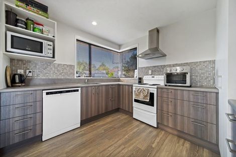 Photo of property in 2/21b Northcote Road, Northcote, Christchurch, 8052