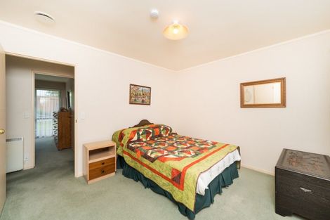 Photo of property in 3 Logan Place, Kelvin Grove, Palmerston North, 4414