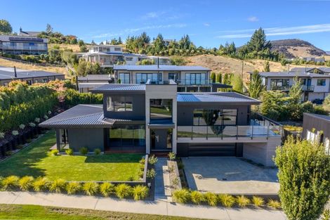 Photo of property in 8 Mills Road, Wanaka, 9305