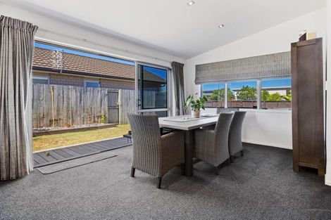 Photo of property in 6 Coutts Street, Papamoa Beach, Papamoa, 3118