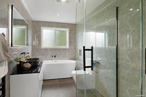 Photo of property in 1/58 Matipo Road, Mairangi Bay, Auckland, 0630