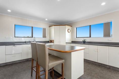 Photo of property in 14 Commodores Close, Coastlands, Whakatane, 3120