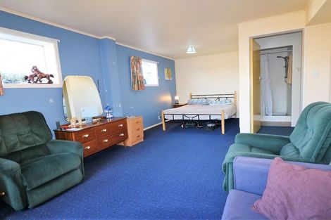 Photo of property in 2 Fairbrother Street, Carterton, 5713