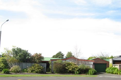 Photo of property in 5 Highlands Place, Highlands Park, New Plymouth, 4312