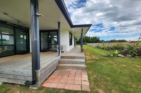 Photo of property in 42 Watt Livingstone Road, Westmere, Wanganui, 4574