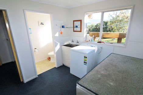 Photo of property in 2 Fairbrother Street, Carterton, 5713