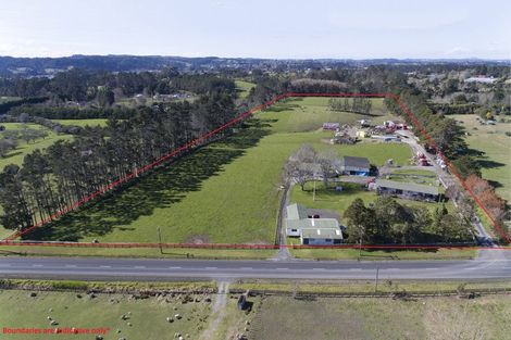 Photo of property in 43 Motu Road, Kumeu, 0891