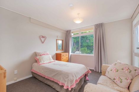 Photo of property in 1a Woodstock Terrace, Tawa, Wellington, 5028