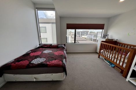 Photo of property in 10 Memorial Park Lane, Hobsonville, Auckland, 0618