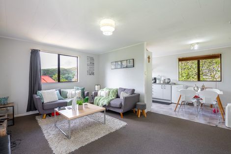 Photo of property in 7 Bushland Grove, Paparangi, Wellington, 6037
