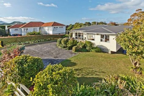 Photo of property in 65 Pupuke Road, Birkenhead, Auckland, 0627